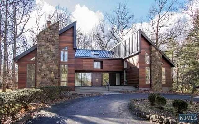 Sold $1,750,000 • Co-Listing Agent