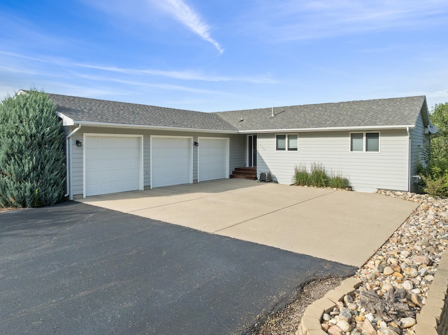 Under Contract $585,900