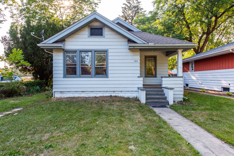 1314 N Ash St, Waukegan, IL 60085 - photo 1