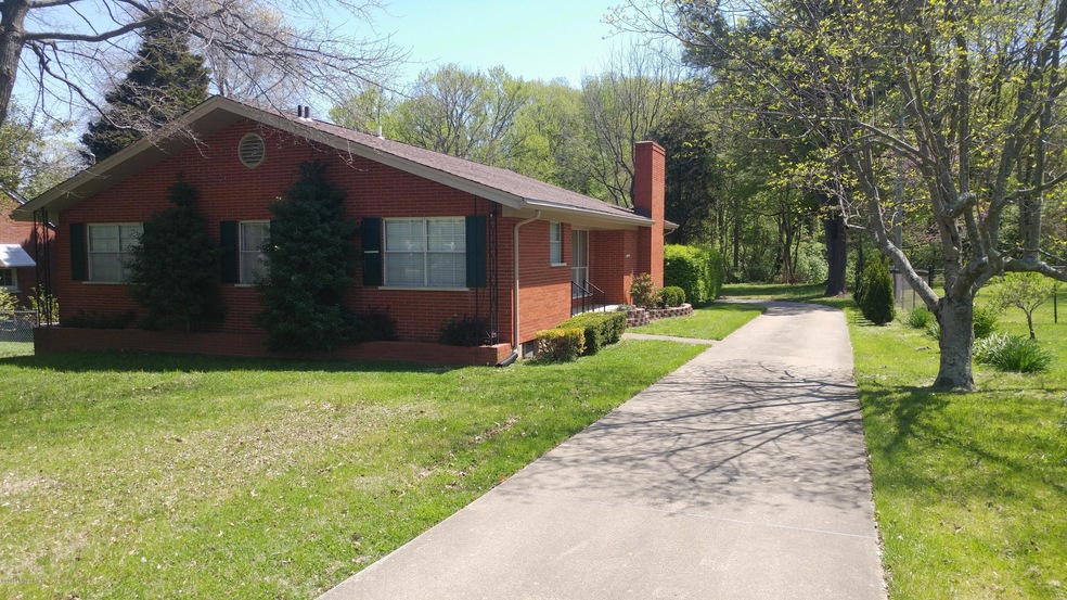 8416 Hudson Ln, Louisville, KY 40291 - photo 1