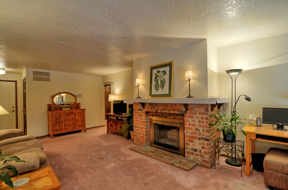 8511 Main St unit 204, Edmonds, WA 98026 - photo 1