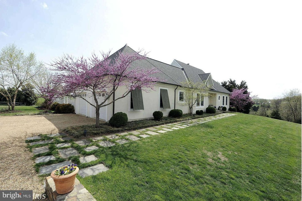 9331 Harts Mill Rd, Warrenton, VA 20186 - photo 1