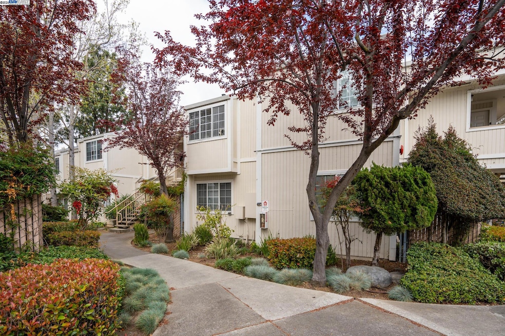 22537 Center St unit 207, Hayward, CA 94541 - photo 1