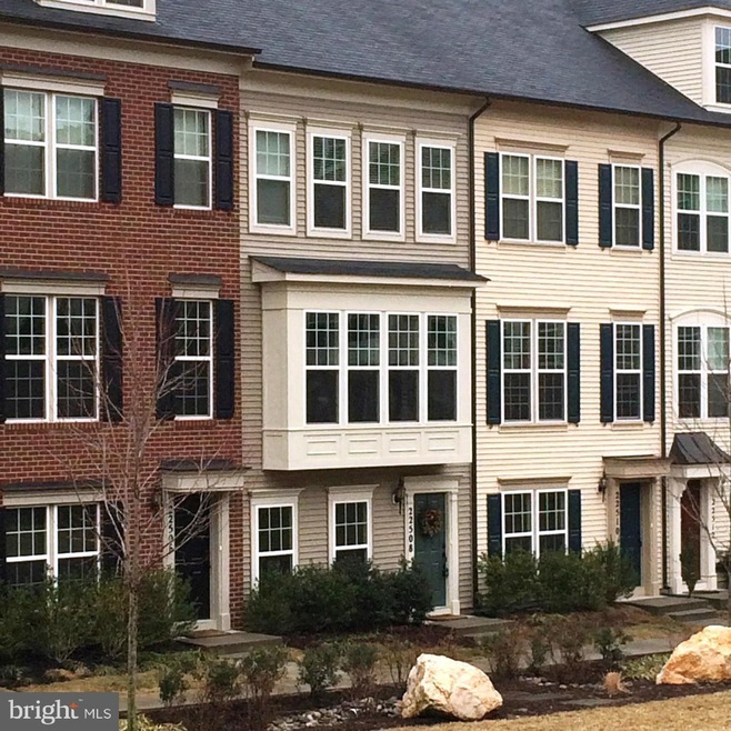 22508 Phillips St unit 505, Clarksburg, MD 20871 - photo 1
