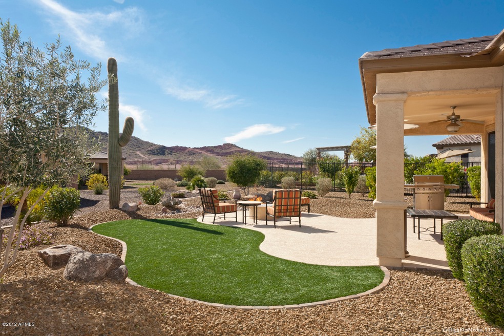 1_Exquisite Views from Your Backyard