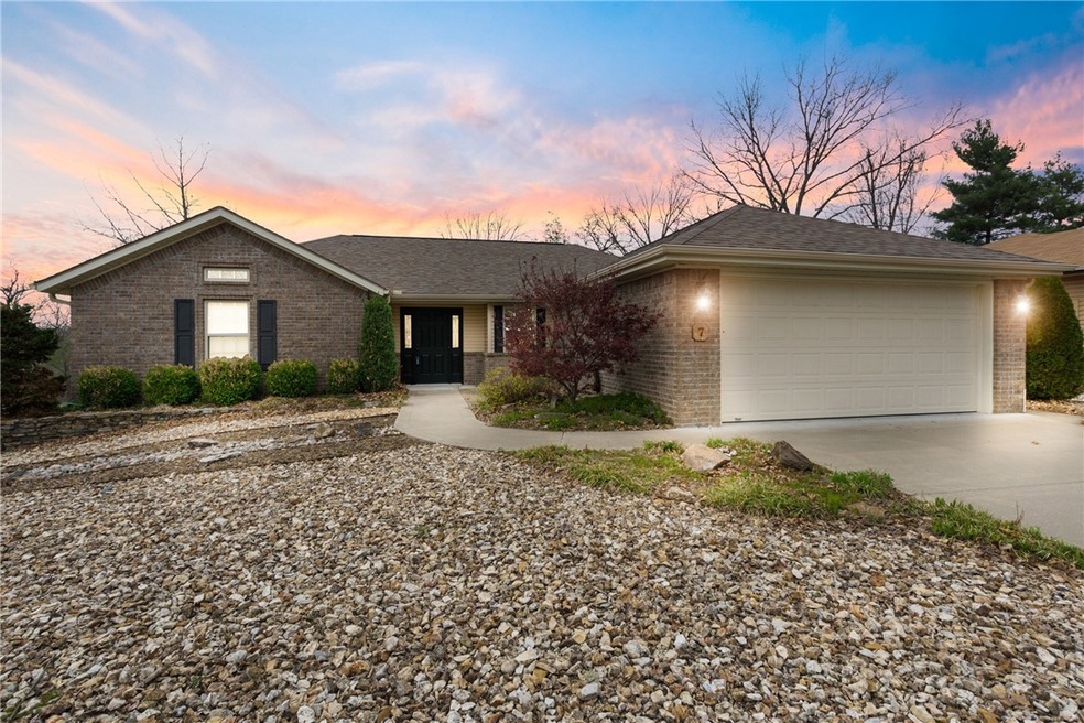 7 May Ln, Bella Vista, AR 72715 - photo 1