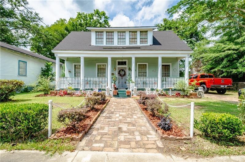 HUGE yard, hard to find in midtown.