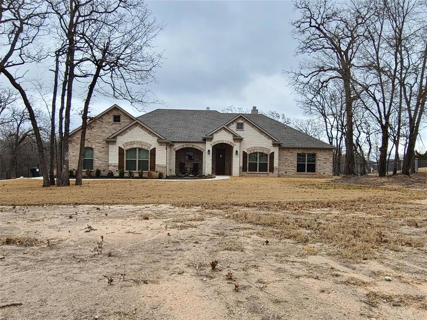 1019 Alex Dr, Springtown, TX 76082 - photo 1