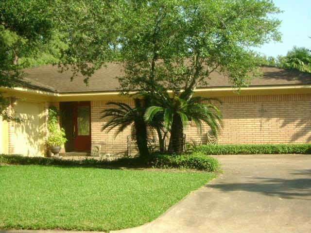 2917 Encino Ave, Bay City, TX 77414 - photo 1