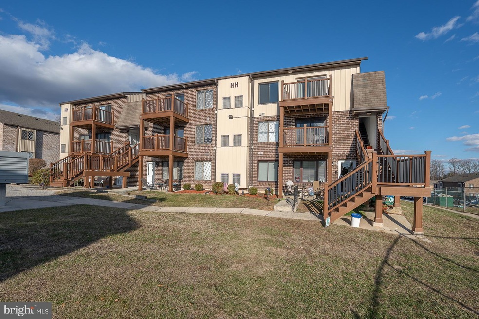 Altemus Farms unit HH23, Brookhaven, PA 19015 - photo 1