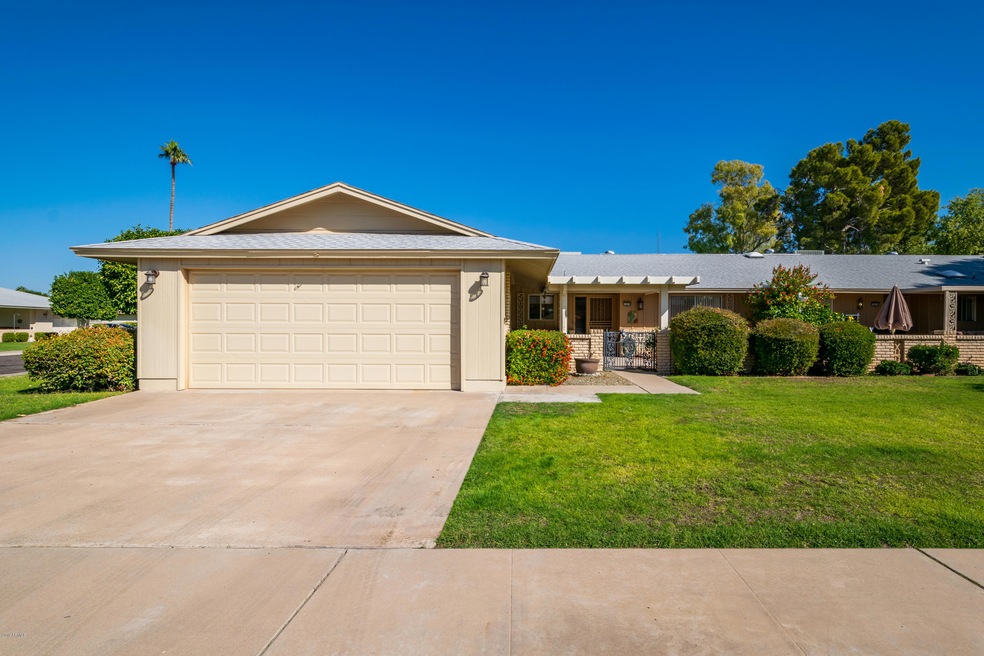 10978 W Kelso Dr unit 25, Sun City, AZ 85351 - photo 1