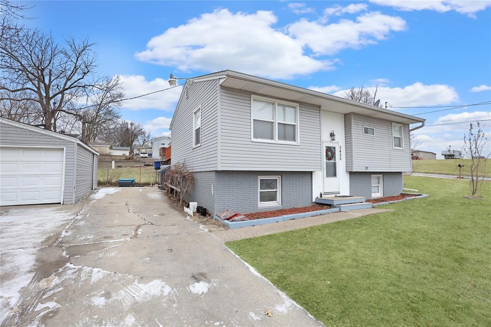 5600 SE 4th St, Des Moines, IA 50315 - photo 1