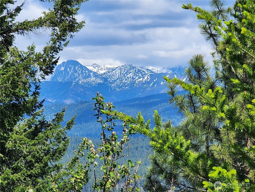 For Sale $2,583,600 • Co-Listing Agent