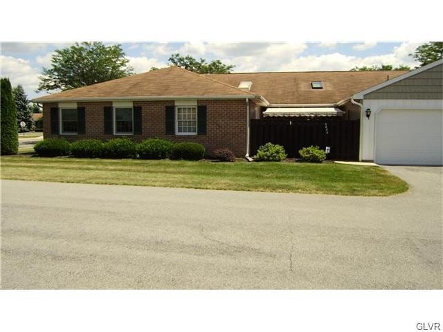 5688 Burning Tree Ln, Macungie, PA 18062 - photo 1