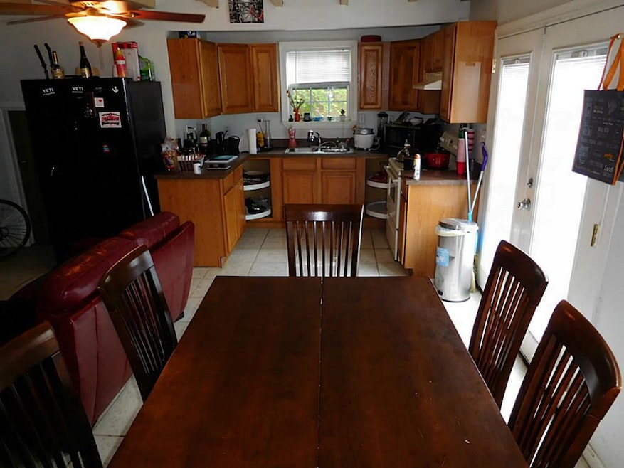 1617 Hawthorne St unit B, Houston, TX 77006 - photo 1