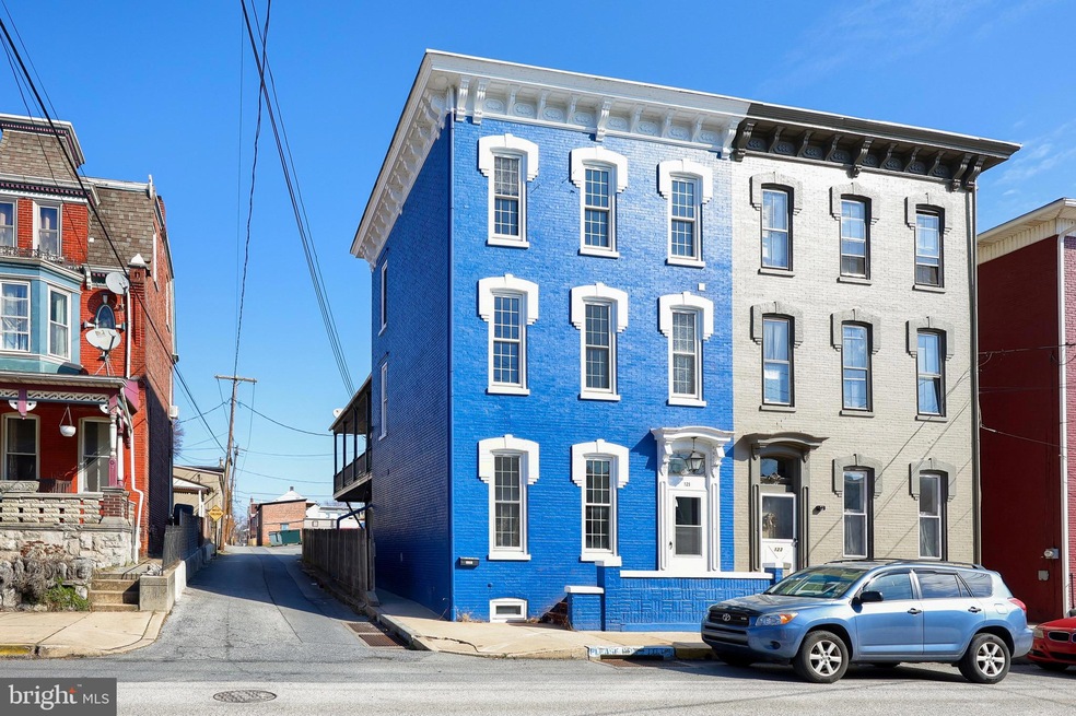 125 N 3rd St, Columbia, PA 17512 - photo 1