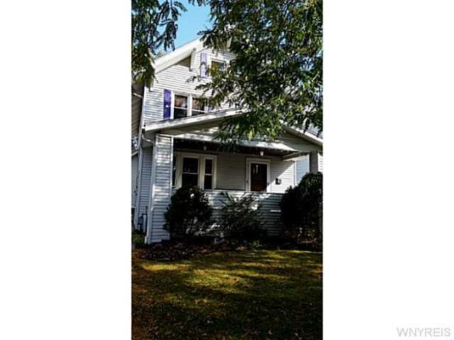Exterior Front Fantastic charm in this Kenmore Hom