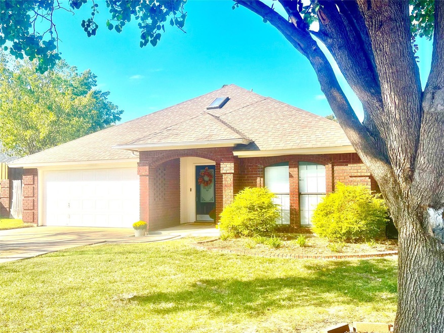 7625 Teresa Ct, North Richland Hills, TX 76182 - photo 1