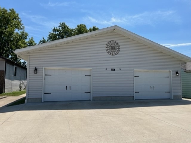 703 A & B W Franklin Ave, Effingham, IL 62401 - photo 1