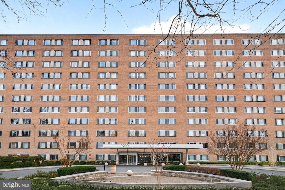 Park Sutton Condominiums unit 618, Silver Spring, MD 20910 - photo 1