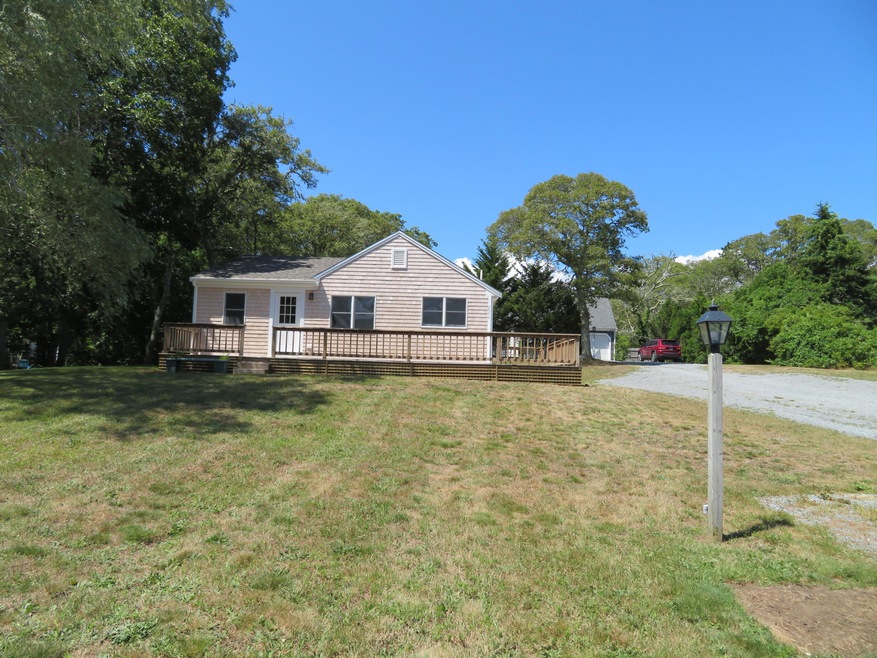 2574 Main St 001