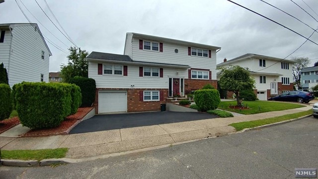 436 N Taylor Ave, South Hackensack, NJ 07606 - photo 1
