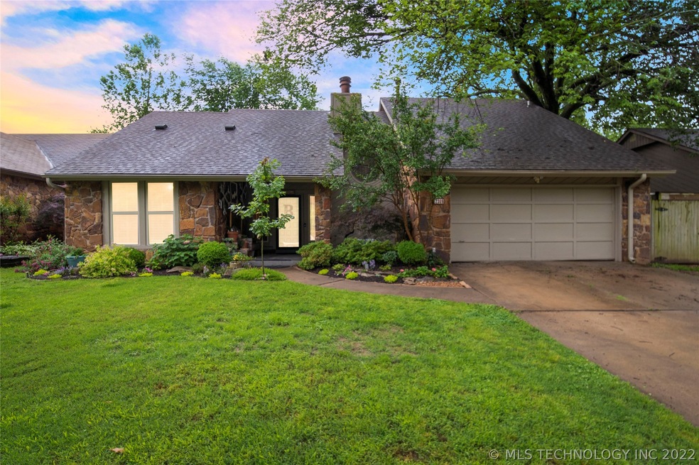 Wonderfully landscaped home nestled in Turtle Cree