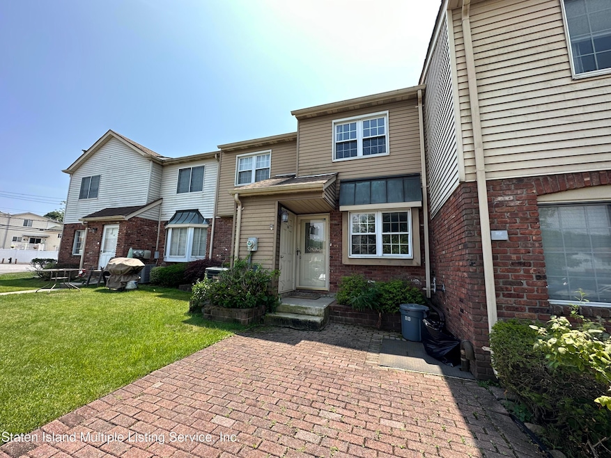 8 Franklin Ln unit B, Staten Island, NY 10306 - photo 1