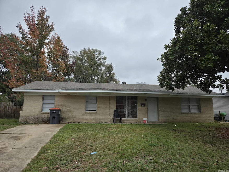 3305 Daffodil St, Pine Bluff, AR 71603 - photo 1