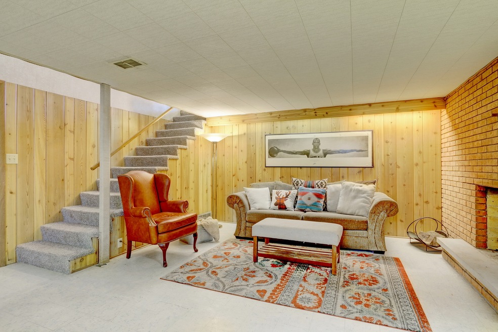 205 Alschuler Dr, Aurora, IL 60506 - photo 1