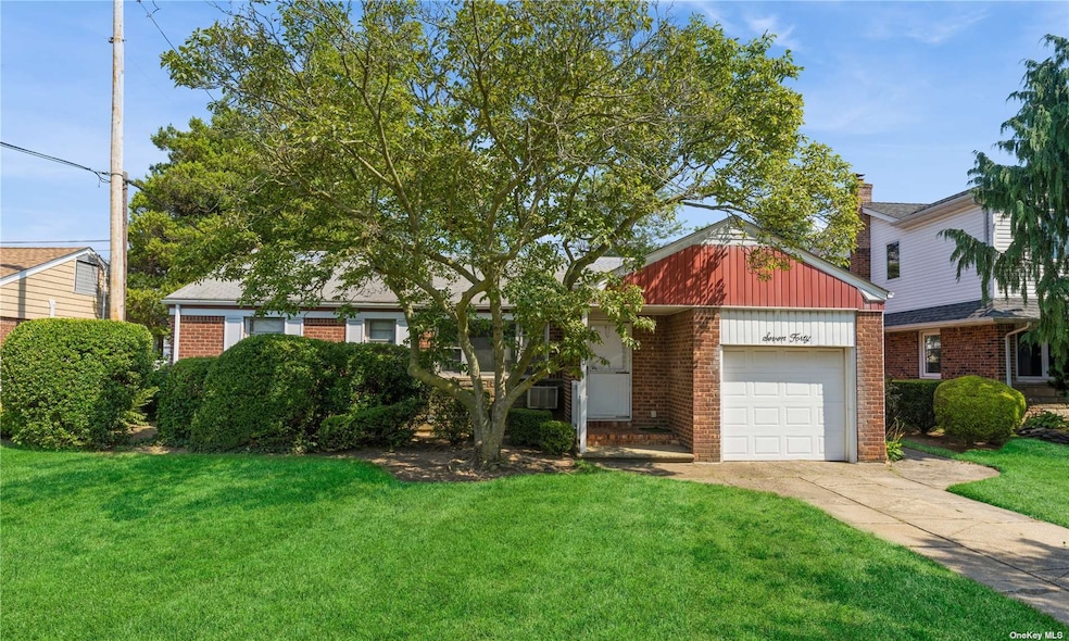 740 Willow Rd, Franklin Square, NY 11010 - photo 1