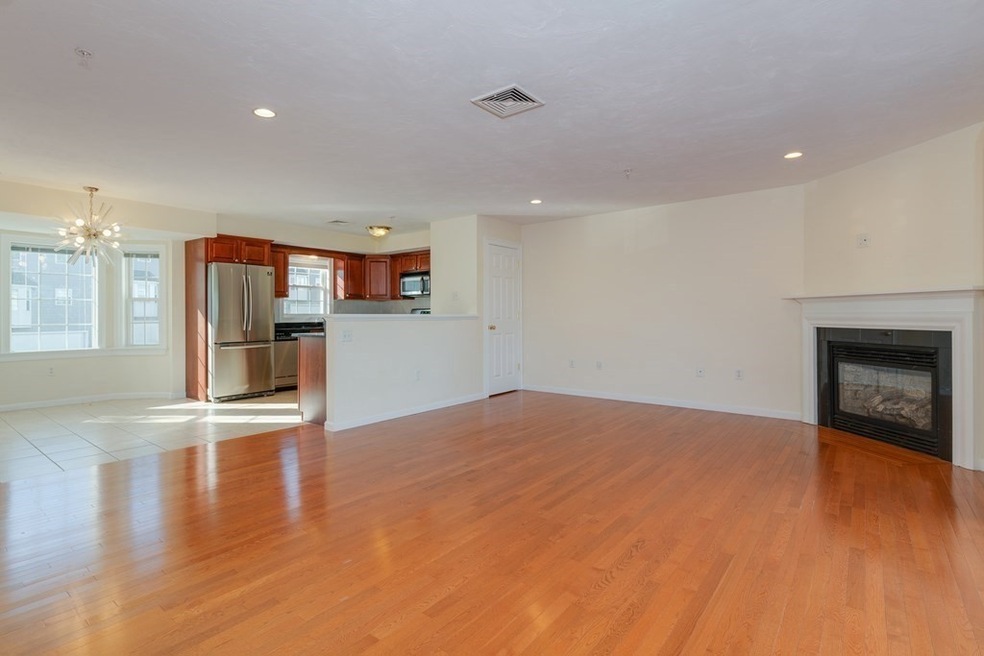 10 Ricciuti Dr unit 1, Quincy, MA 02169 - photo 1