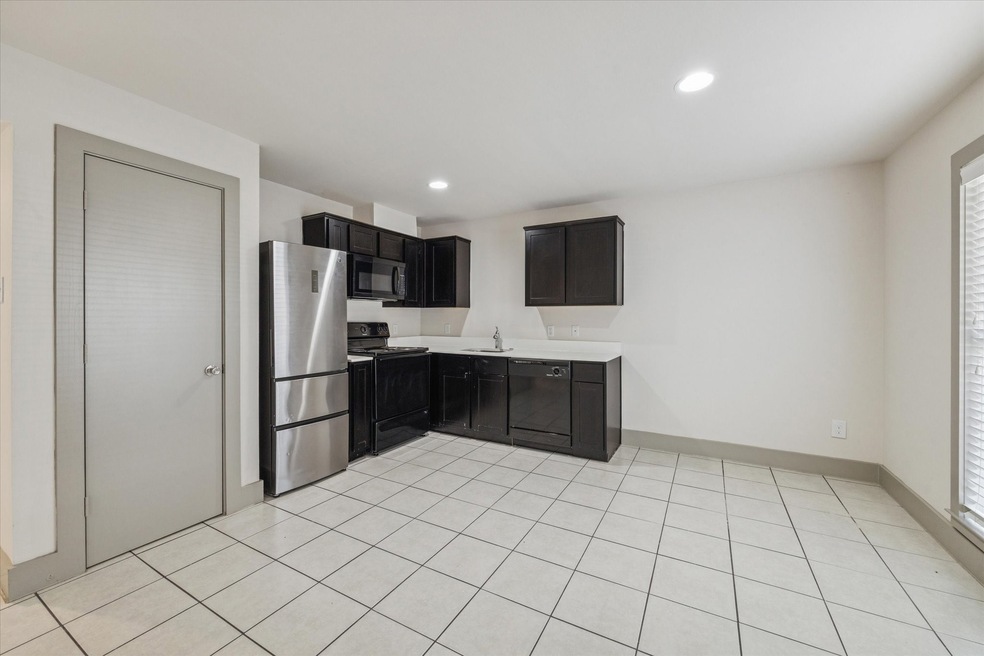 4300 Rosslyn Rd unit 5, Houston, TX 77018 - photo 1