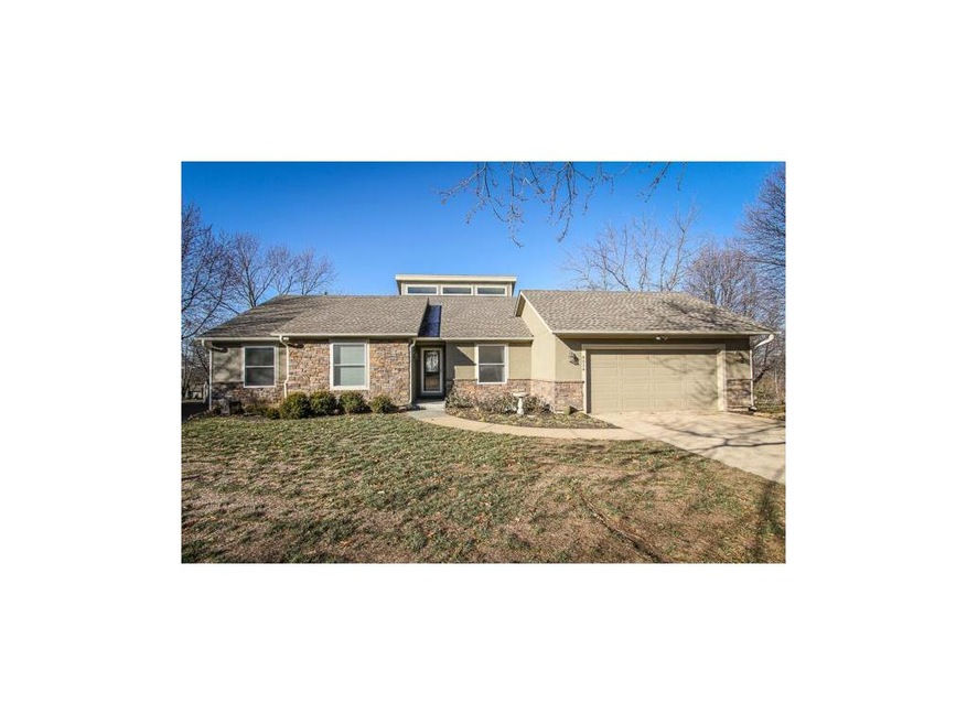 8014 Summit St, Lenexa, KS 66215 - photo 1