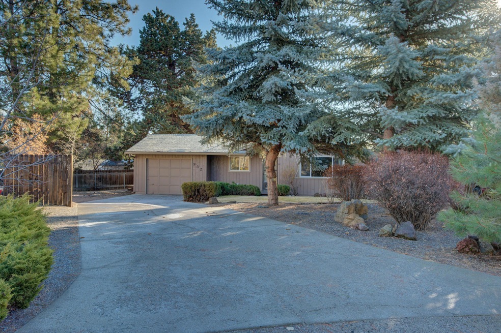 Single-level on Lovely Lot