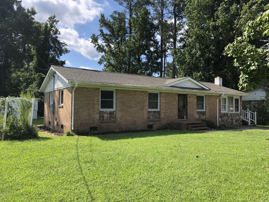 304 Lakewood Dr, Jacksonville, NC 28546 - photo 1