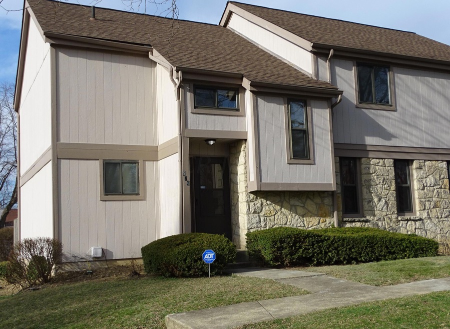 574 Woodingham Place unit 5A, Columbus, OH 43213 - photo 1