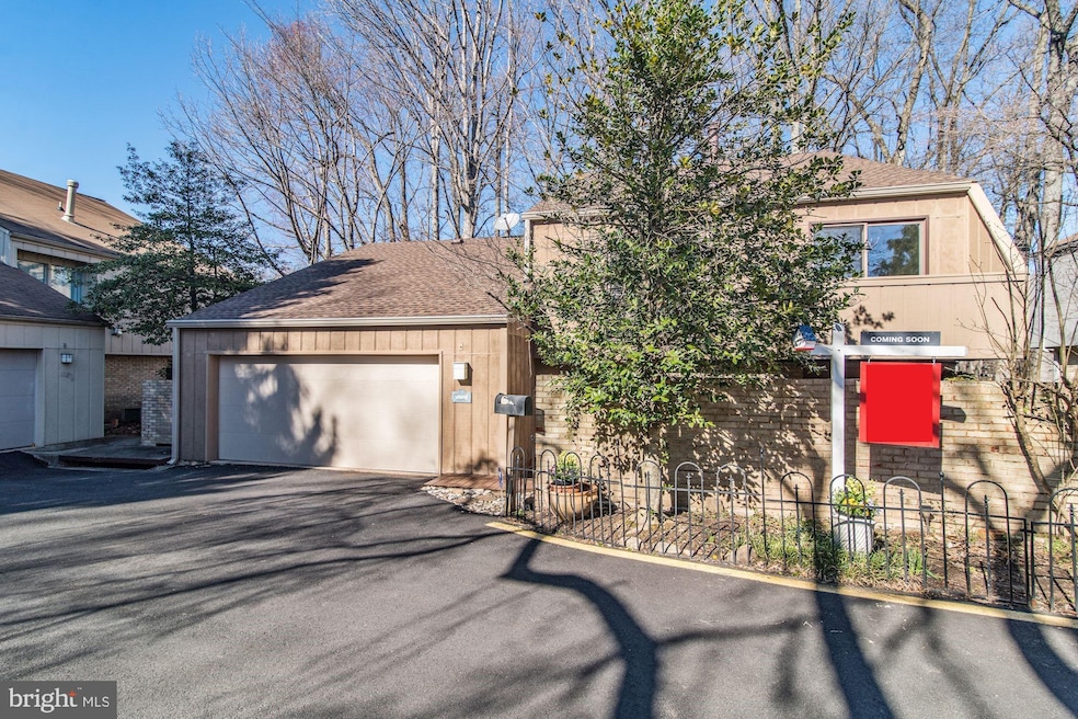 12108 Quorn Ln, Reston, VA 20191 - photo 1