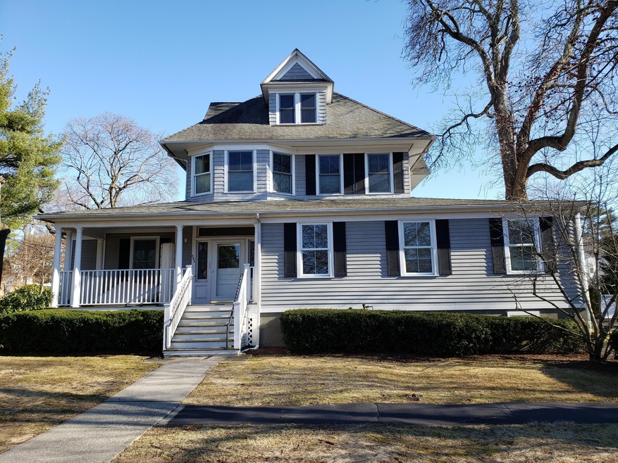 391 E Putnam Ave unit 3, Cos Cob, CT 06807 - photo 1