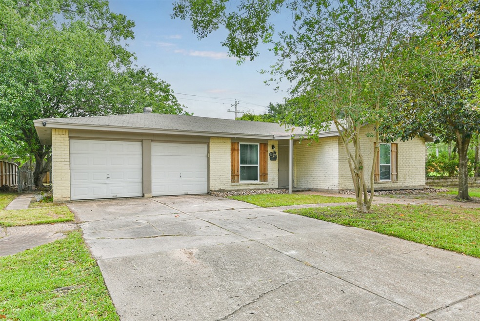 17115 Townes Rd, Friendswood, TX 77546 - photo 1