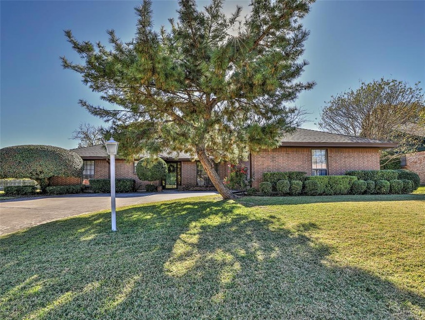 4005 Aragon Dr, Fort Worth, TX 76133 - photo 1