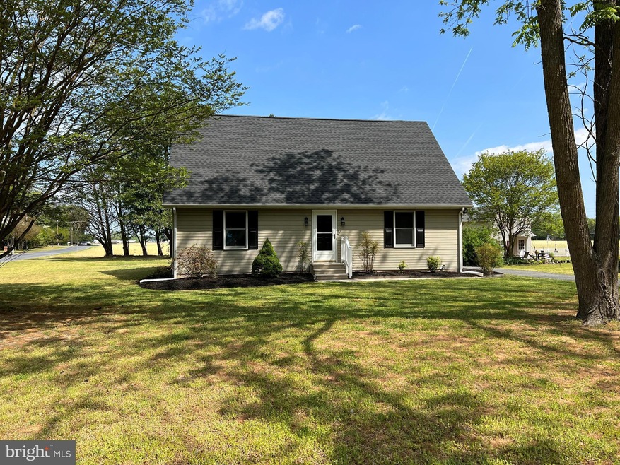 128 Tracy Cir, Laurel, DE 19956 - photo 1