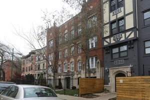 5710 N Winthrop Ave unit 105, Chicago, IL 60660 - photo 1