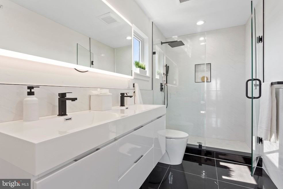 1412 S 22nd St unit A, Philadelphia, PA 19146 - photo 1