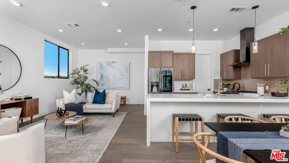 Sold $1,185,000 • Co-Listing Agent