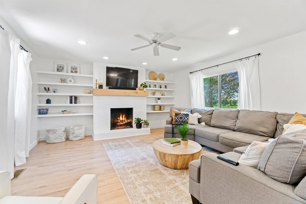 13923 W County Line Rd S, Roanoke, IN 46783 - photo 1