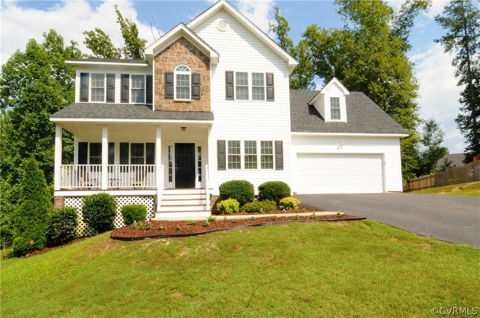 GREAT LOCATION / GREAT HOUSE