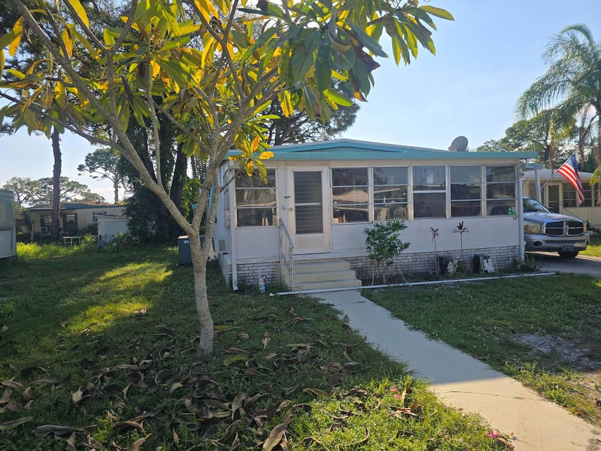 39 Tangerine Ave, Fort Pierce, FL 34982 - photo 1
