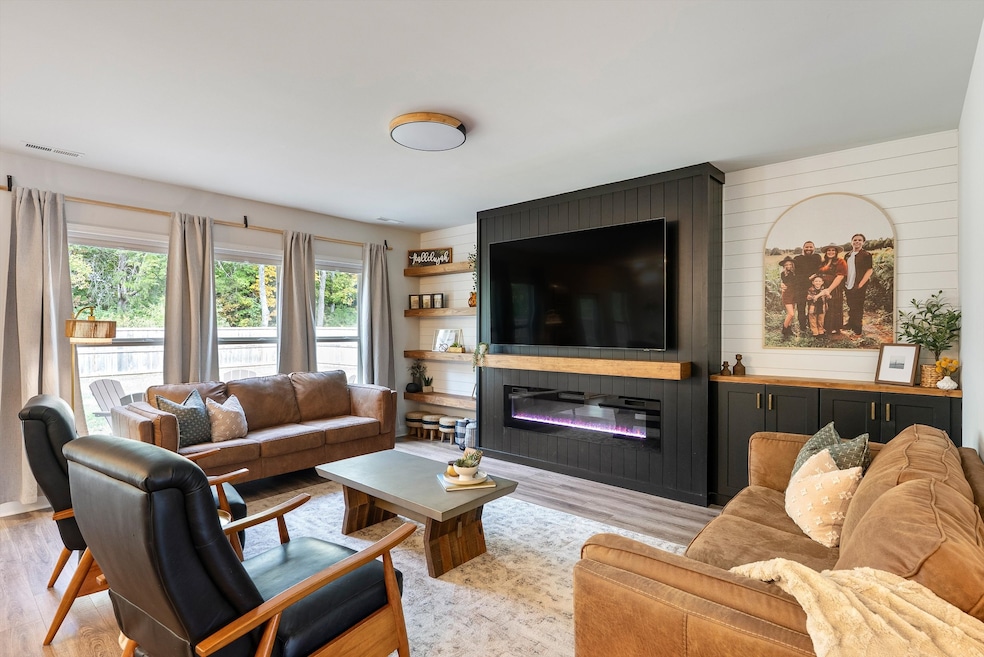 Under Contract $724,999