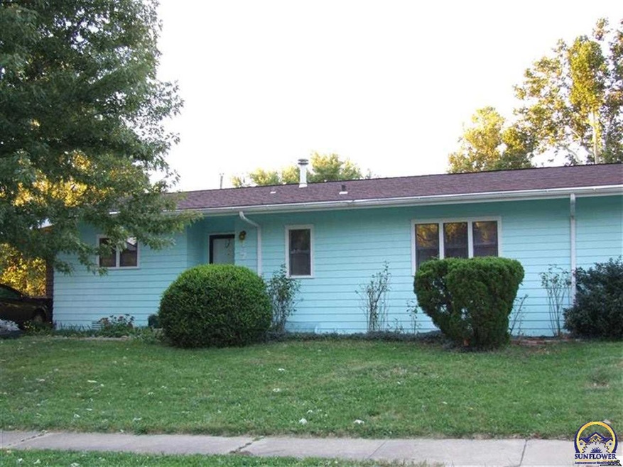 1701 SW 66th St, Topeka, KS 66619 - photo 1